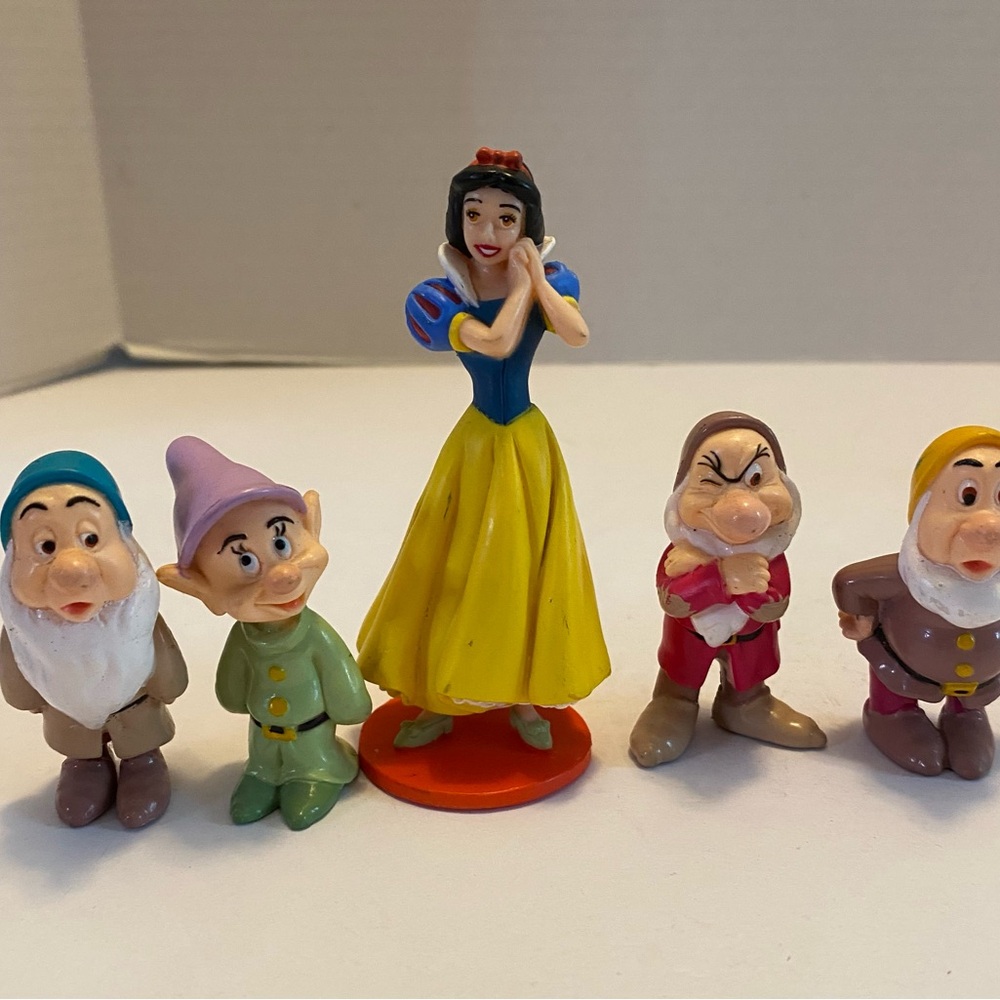 Snow White And  4 Dwarfs Vintage Figures LOT Set Vinyl PVC Collectible Disney